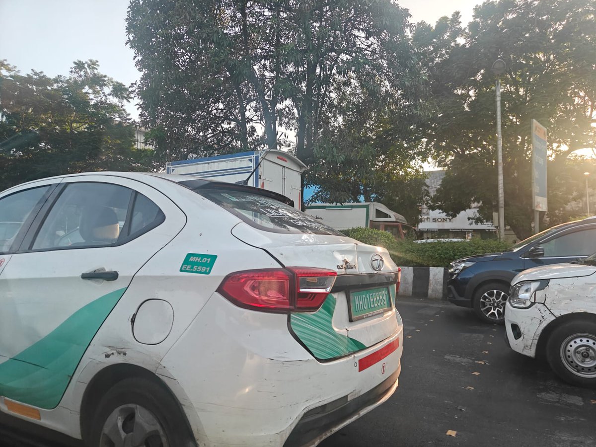 Roads of Mumbai tweet media