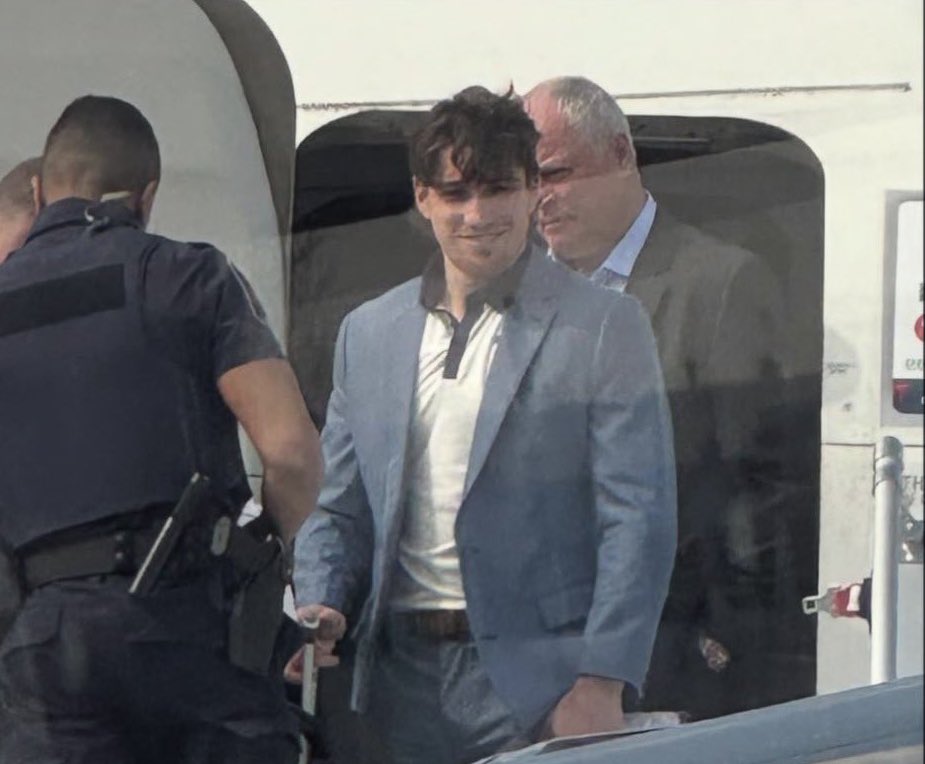 day ྀི tweet media