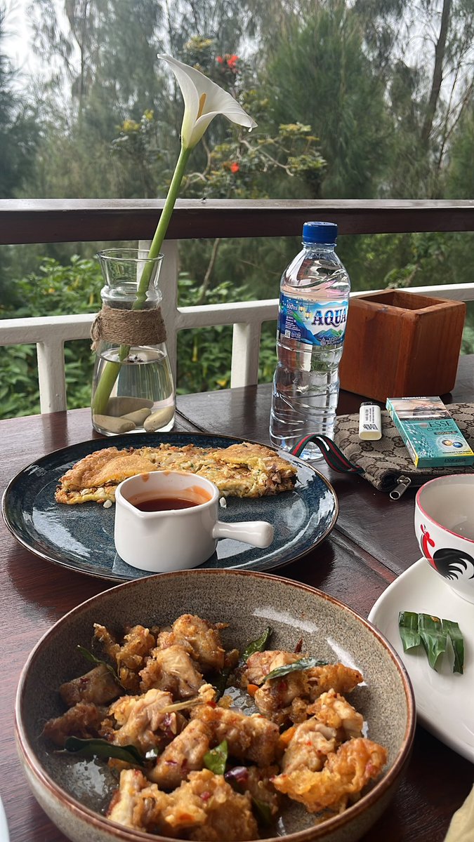 vi_vioʻlet tweet media