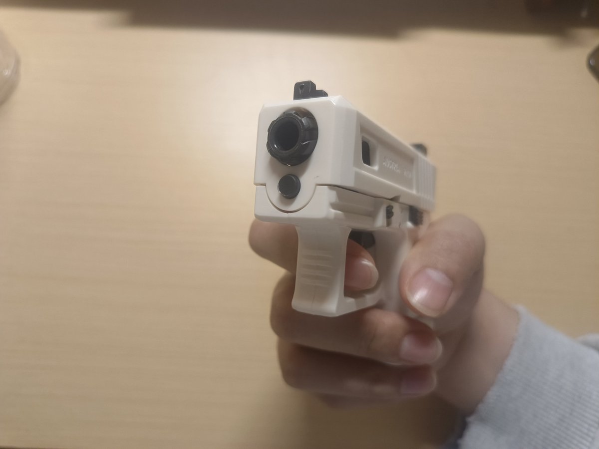 陈鹤烦烦烦 tweet media