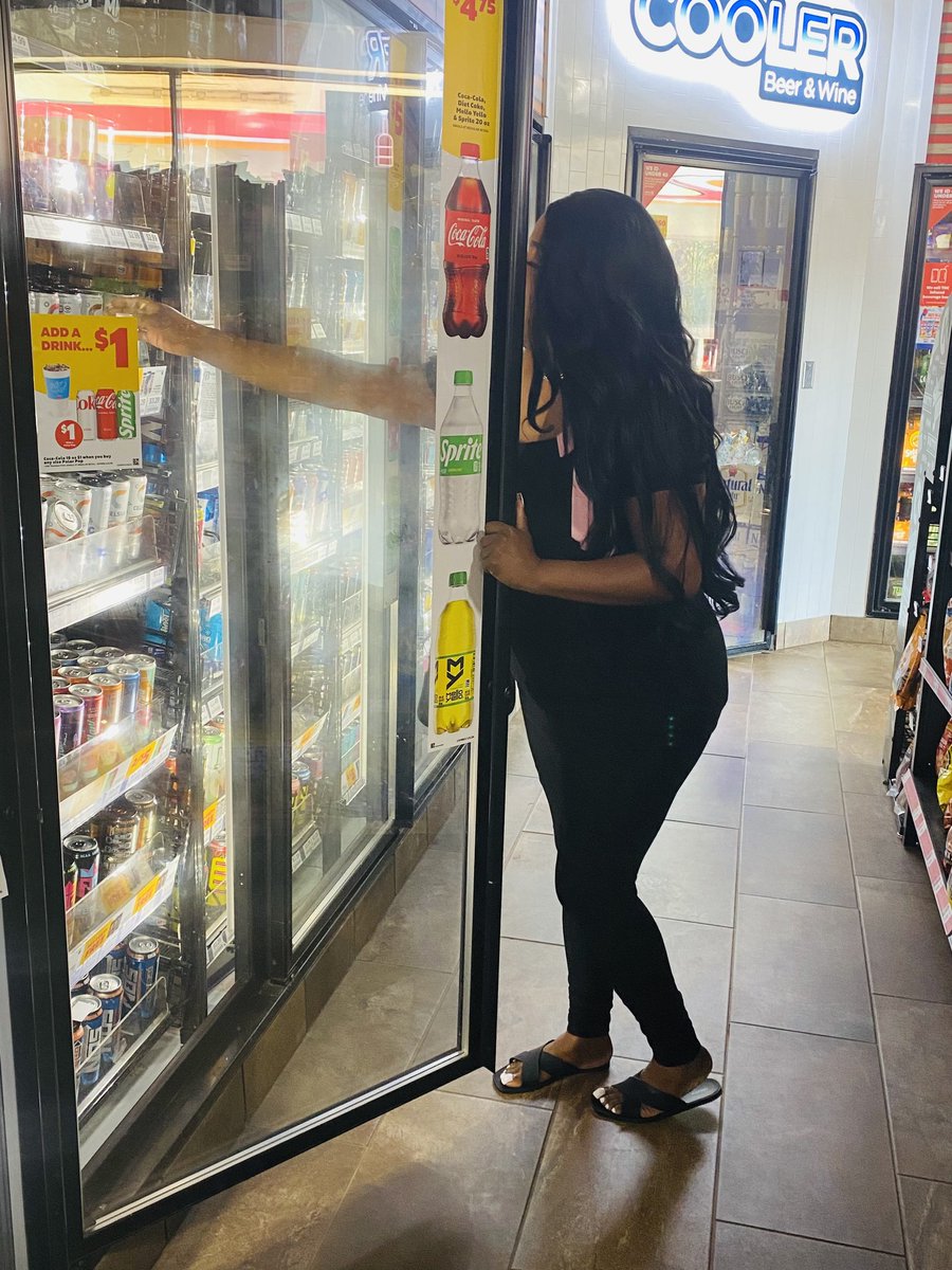 MonetHarris1's tweet photo. "Minding my own business, fueling my own tank." ⛽️ 
#fyp #explorepage #gasstation 
#photooftheday https://t.co/fKn5EIRC4D