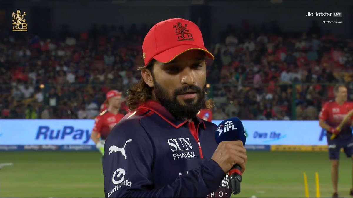 Hello Cricket tweet media