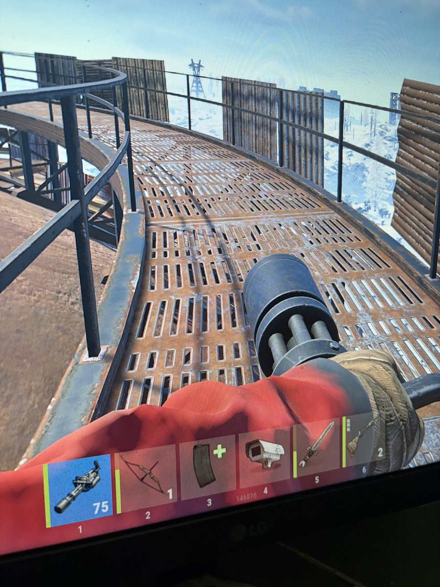 Does anyone playing rust? HMU and let's raid
#rust #facepunch