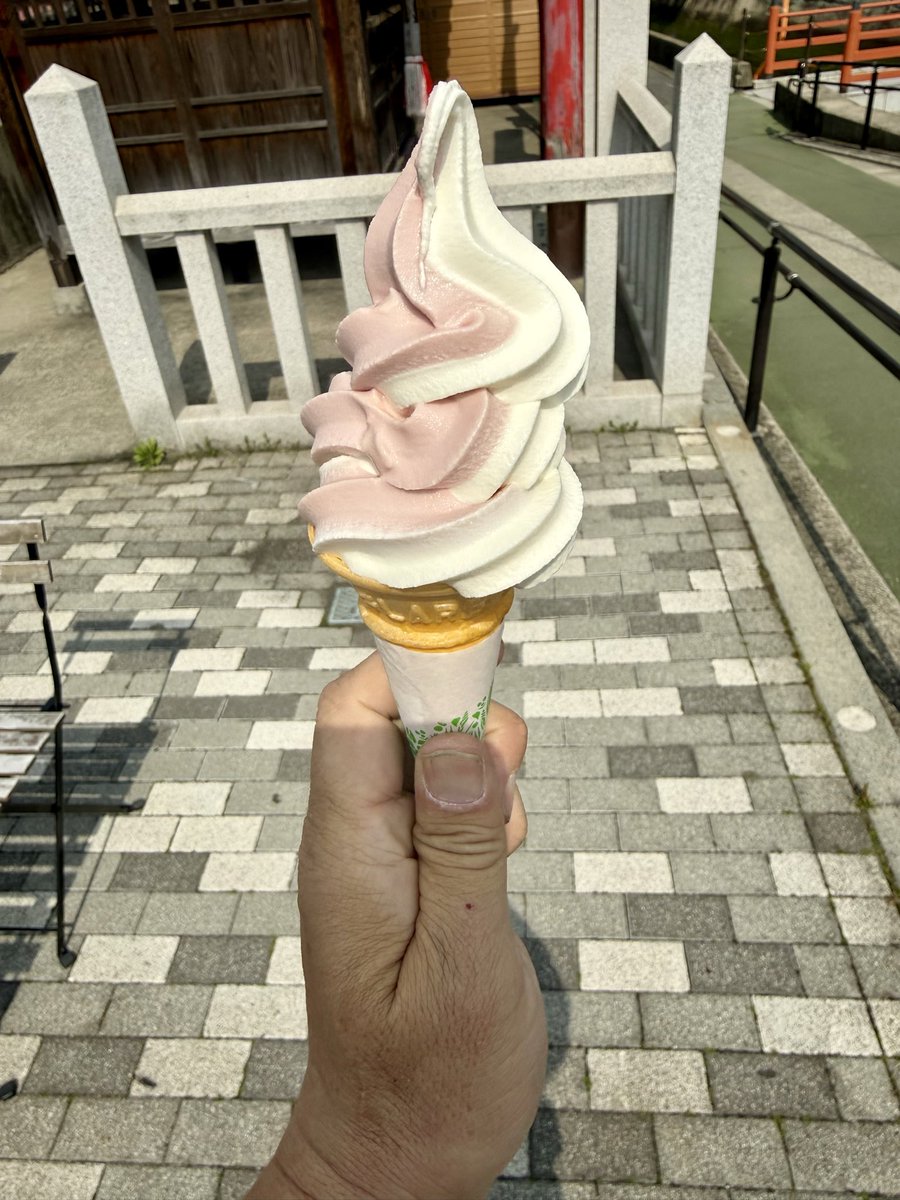 とらら tweet media