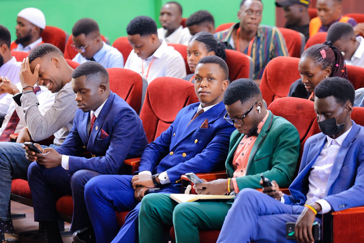 Pariyo Dan tweet media