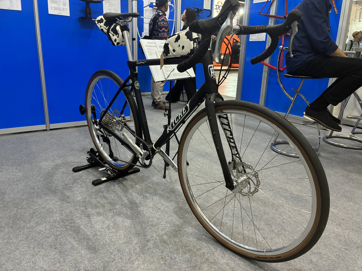 and_bicycle's tweet photo. 数日お暇をいただき台北サイクルショーへ行ってきました。国内では見かけないものもあり、今の流行やこれからを見聞きしてきました。 https://t.co/nmEY5Vhmif