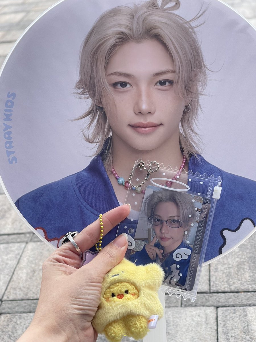 𝗰𝗹𝗼𝗵𝗲𝘺𝘥𝘢𝘺 ཐི♱⃓ཋྀ tweet media