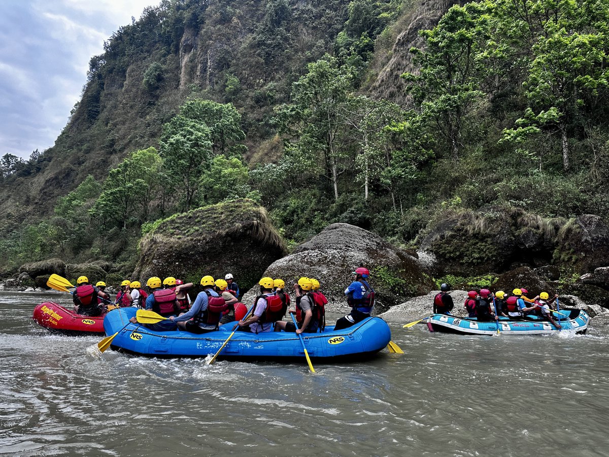 RSSNEPAL's tweet photo. म्याग्दीको बेनी हुँदै बग्ने कालीगण्डकी नदीमा शनिबार र्‍याफ्टिङ गर्दै आन्तरिक पर्यटकहरु । पोखरा भ्रमण वर्ष मूल समारोह समितिको आयोजनामा बेनी देखि पर्वतको फर्से हुदै नयाँपुलसम्म आन्तरिक पर्यटकहरुलाई लक्षित गरेर र्‍याफ्टिङ सञ्चालन भएको छ । तस्बिर ः सन्तोष गौतम÷रासस https://t.co/I0FEuNzYvr