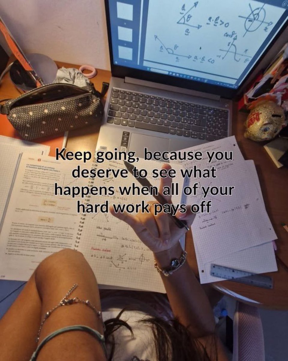 ~auline~ tweet media