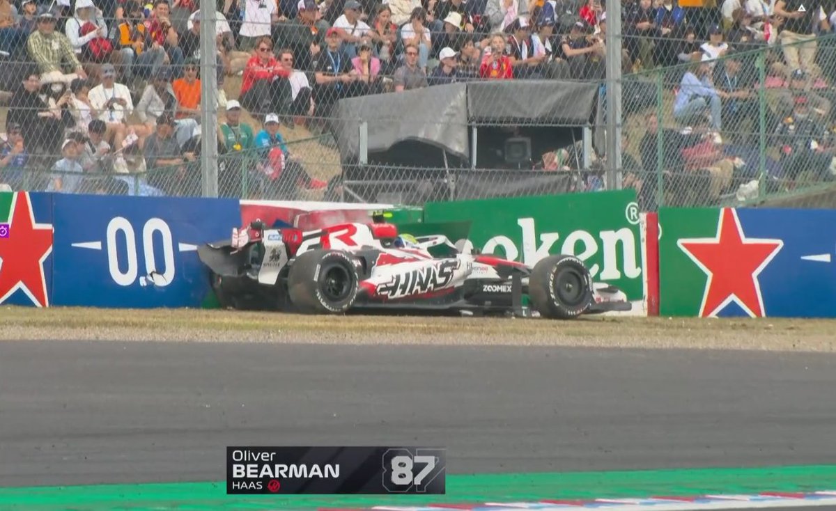 55loaf's tweet image. ollie bearman crash :(