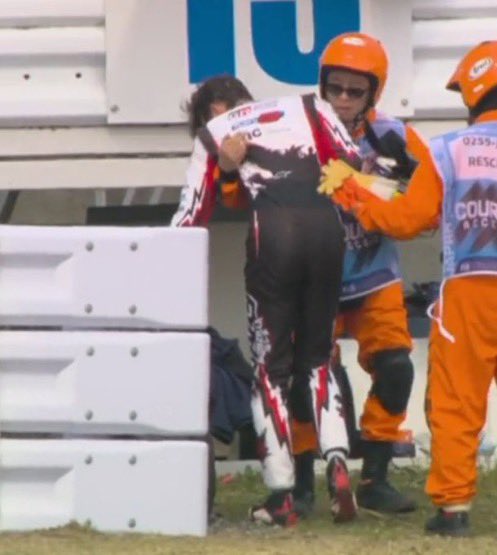 ColapintoFiles's tweet image. 🚨| GOLPAZO DE BEARMAN, sale el safety car

Ojalá esté bien lpm