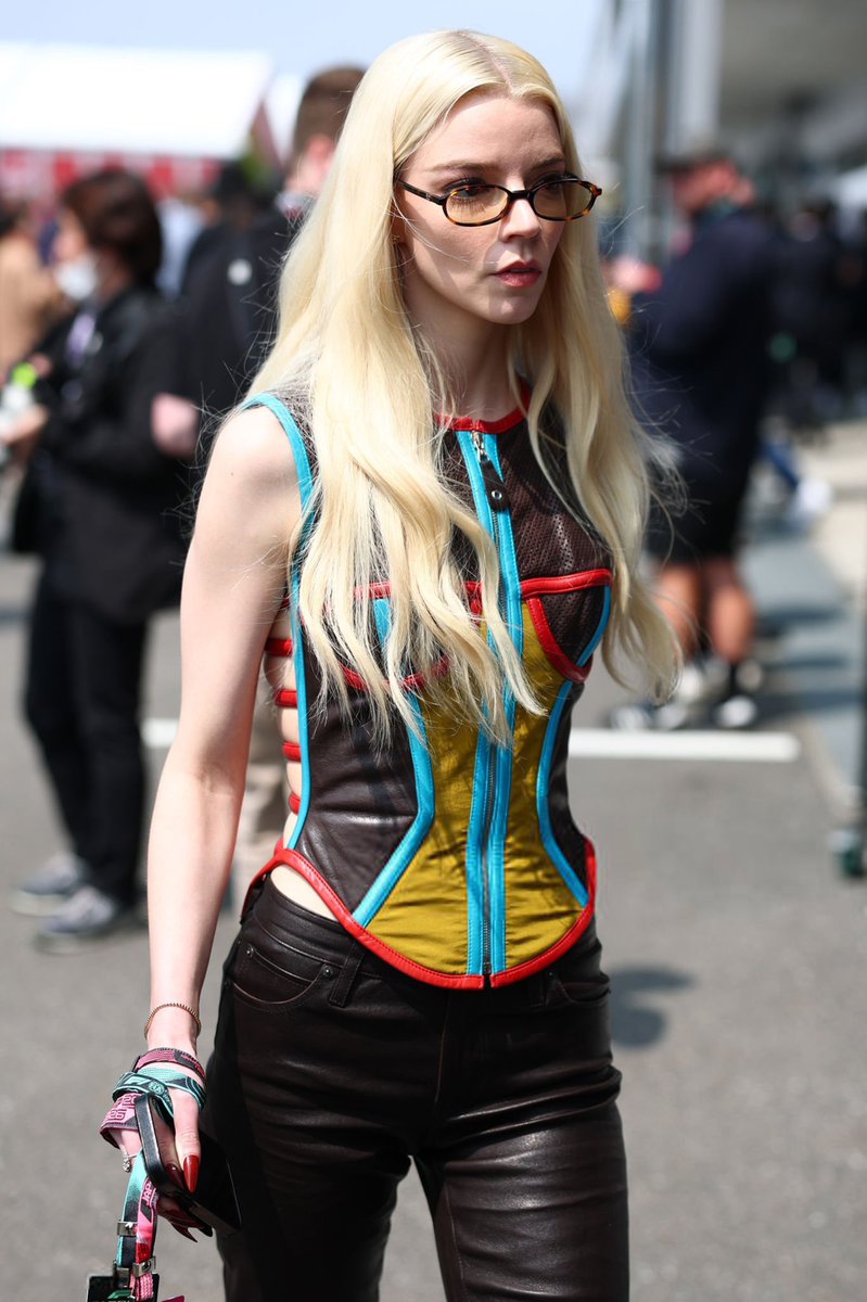 hourly anya taylor-joy tweet media