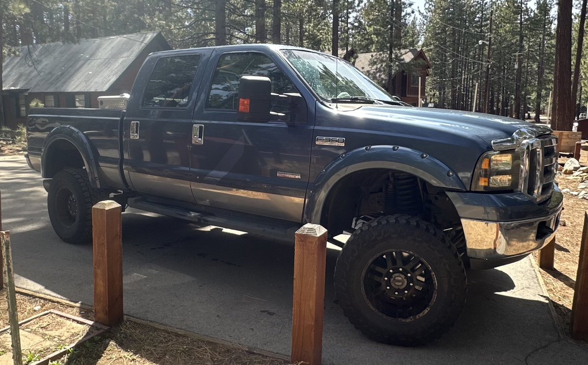 Sarah Luna tweet media