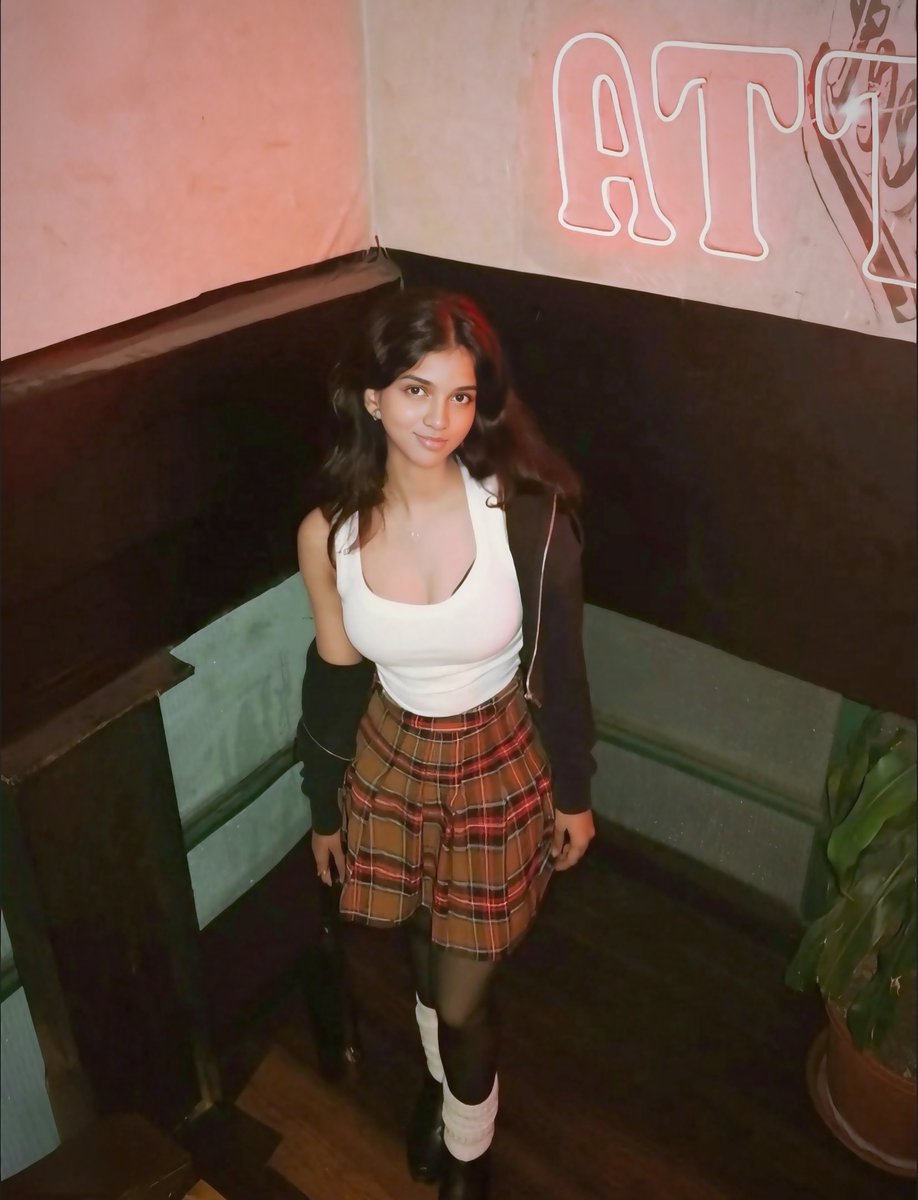 Goddess ishik 🍃👠 tweet media