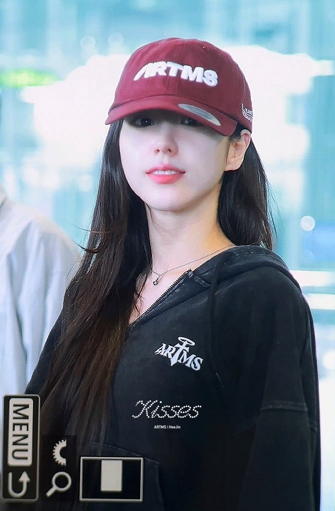 𝑲𝒊𝒔𝒔𝑒𝒔 tweet media