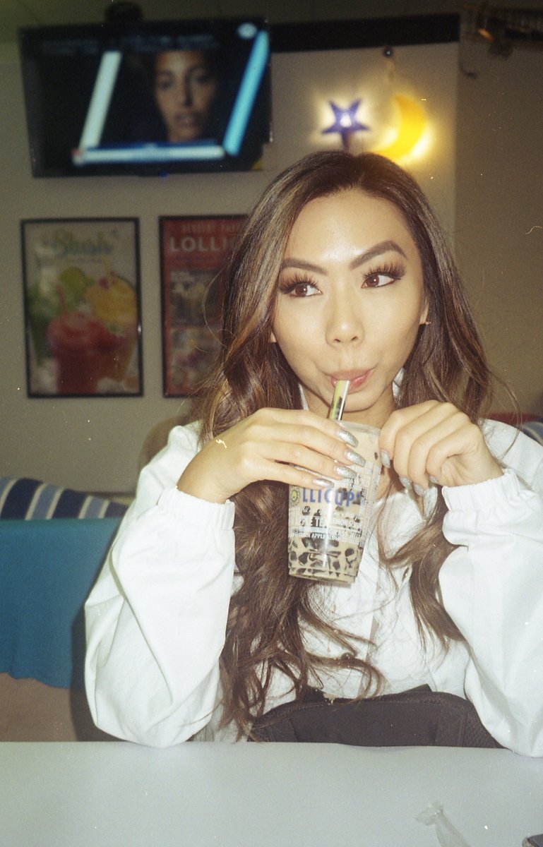 vmynguyen's tweet image. sweet… but you know better 😘