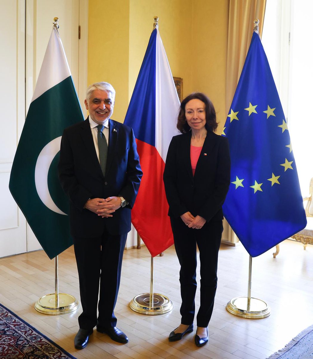 Pakistan Embassy Czech Republic tweet media