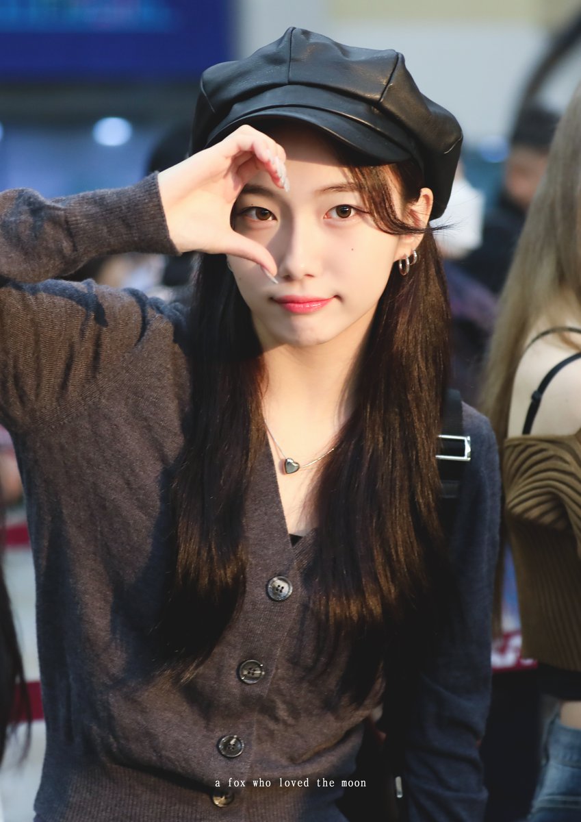 つきつね tweet media