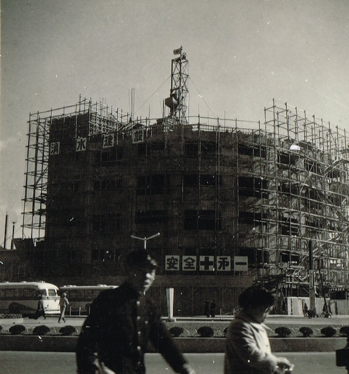 とみさわ tweet media