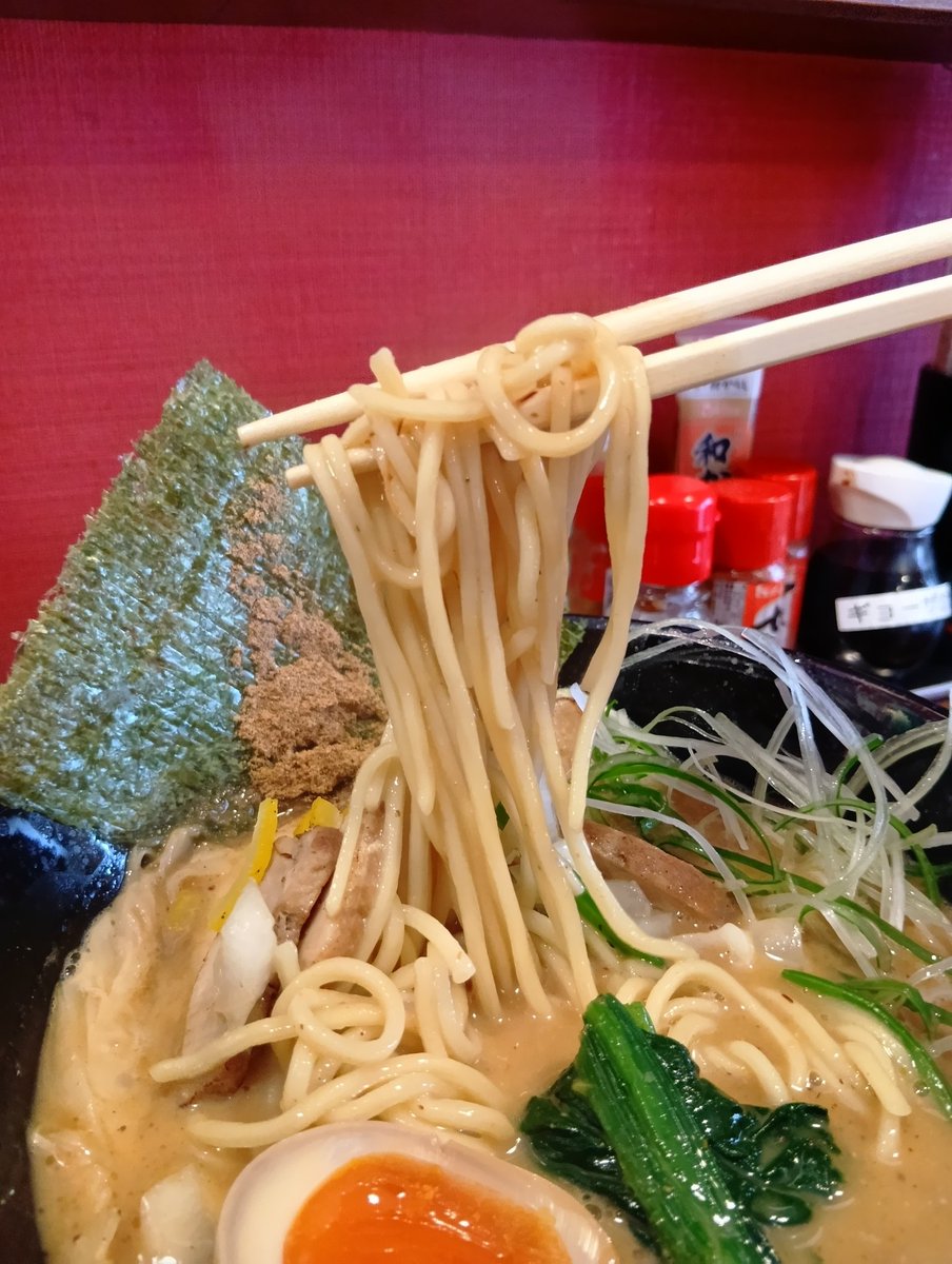 麺屋 武春
徳島県徳島市川内町
東大×武春×🐟
魚豚骨(ウオトンコツ) 味噌󠄀味 麺大盛
#ラーメン 
#中華そば

期間限定メニュー

前回は醤油味だったので、今回は味噌󠄀味にしました。
他にも塩味があるので、全て制覇出来たら良いな。