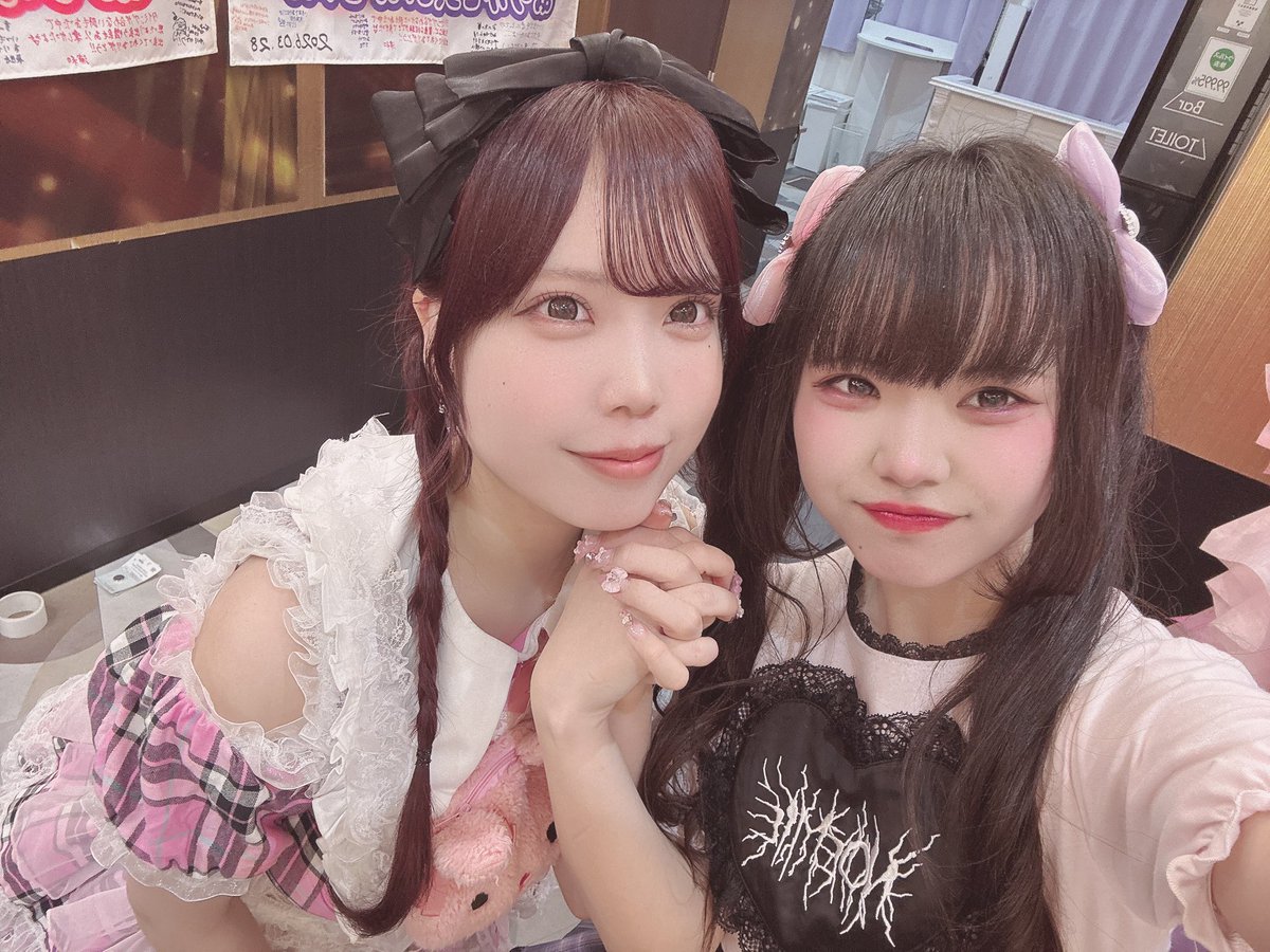 みけちゃんとすーちゃんと❕なかよくなれたのってさいきんだからもっとまえからなかよくなりたかった〜❕ってだいこうかいだし、でもさいごになかよくなれてよかった❕のきもちもある❕ラスト対バンださせてもらえてほんとうにうれしい❕