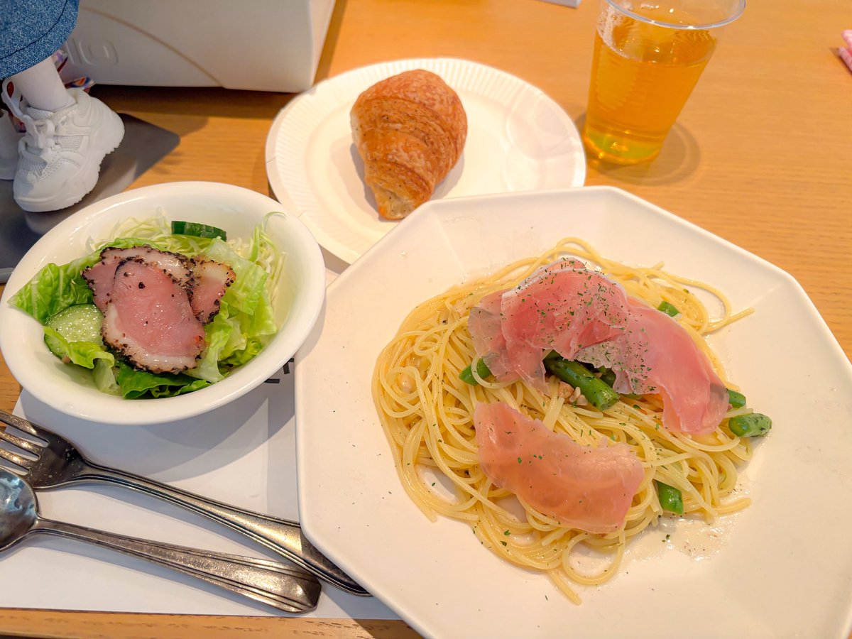 toto（とと） tweet media