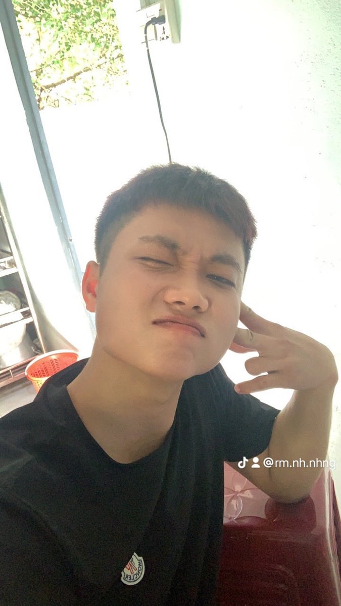 boy Núp Lùm tweet media