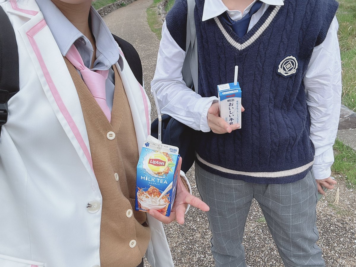 ひとは tweet media