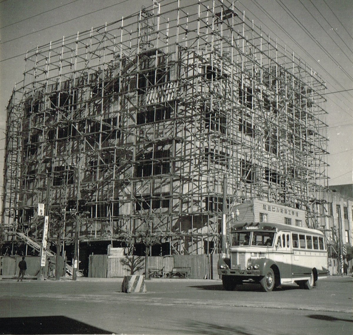 とみさわ tweet media