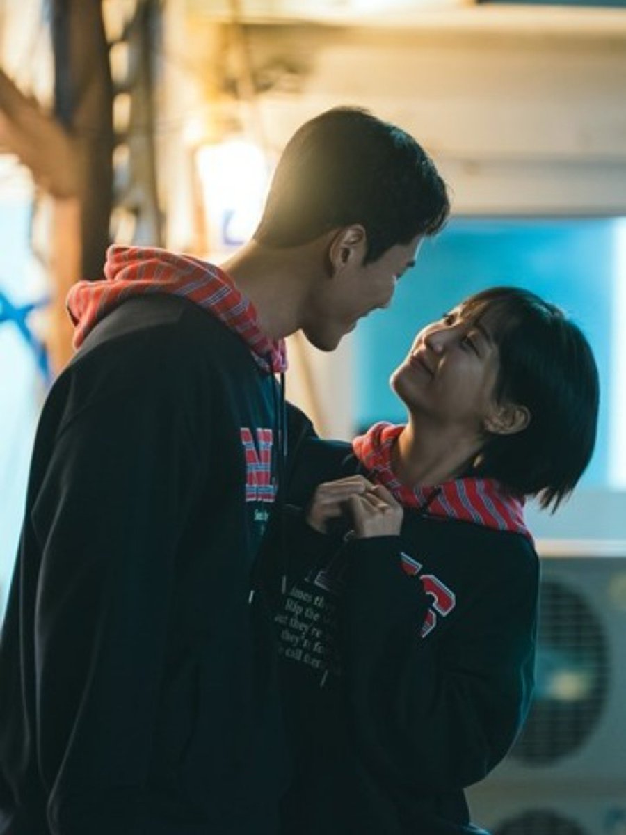 Manhwa_updates's tweet photo. NEW STILLS have been RELEASED episode 10 for manhwa based KDrama #ThePracticalGuideToLove.
Han Ji Min as Lee Eui Young
Park Sung Hoon as Song Tae Seop
Jung Hye Sung as Jung Hyun-min
Joo Yeon Woo as Im Seung-jun
Air date: Today
#ThePracticalGuidetoLoveep10 https://t.co/9ikyRRZXTO