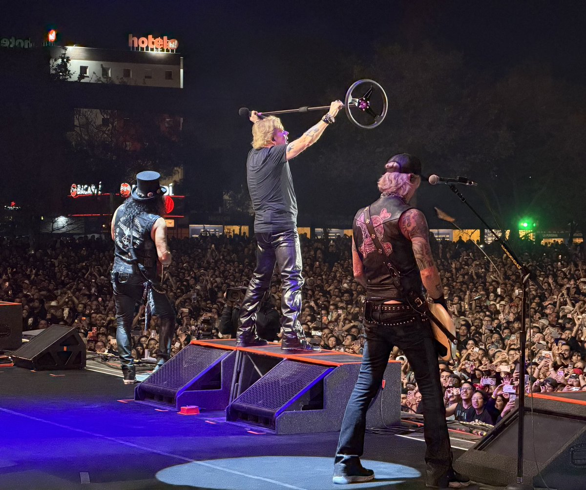 del james tweet media