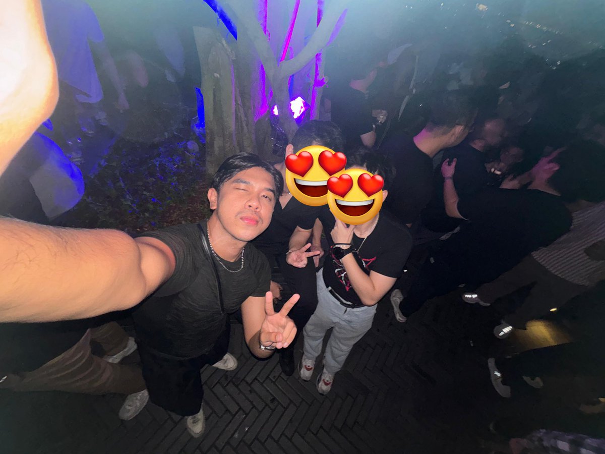 jo is typing tweet media