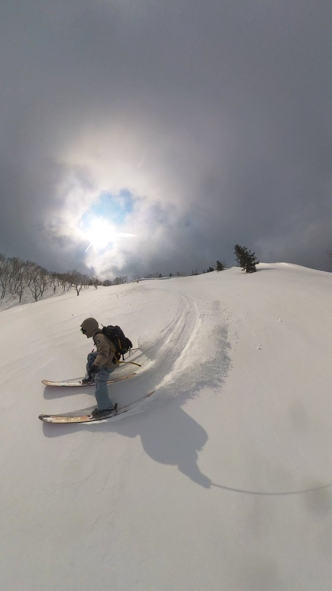 Lodge Raven @斑尾の #ヤベー宿 tweet media