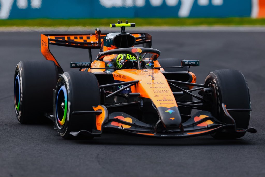 McLarenF1's tweet image. LAP 47/53: 

Oscar 🇦🇺 P2 
Lando 🇬🇧 P6

#McLaren | #JapaneseGP 🇯🇵