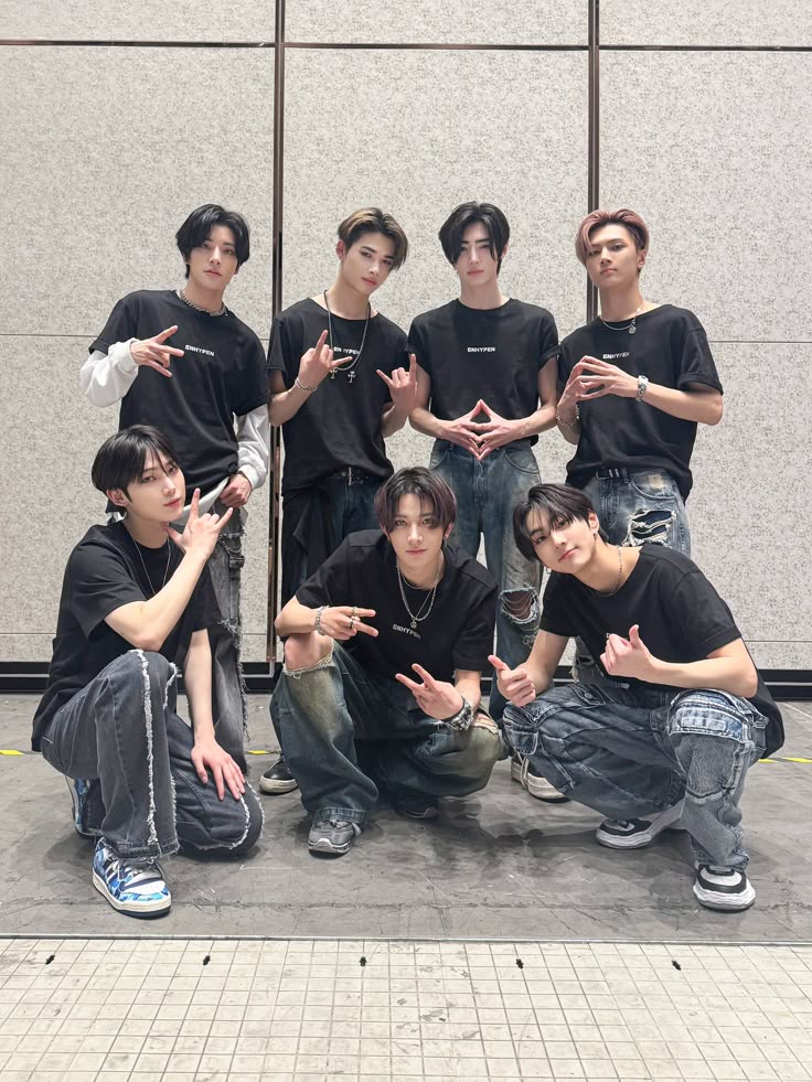 Enhaxthetic tweet media