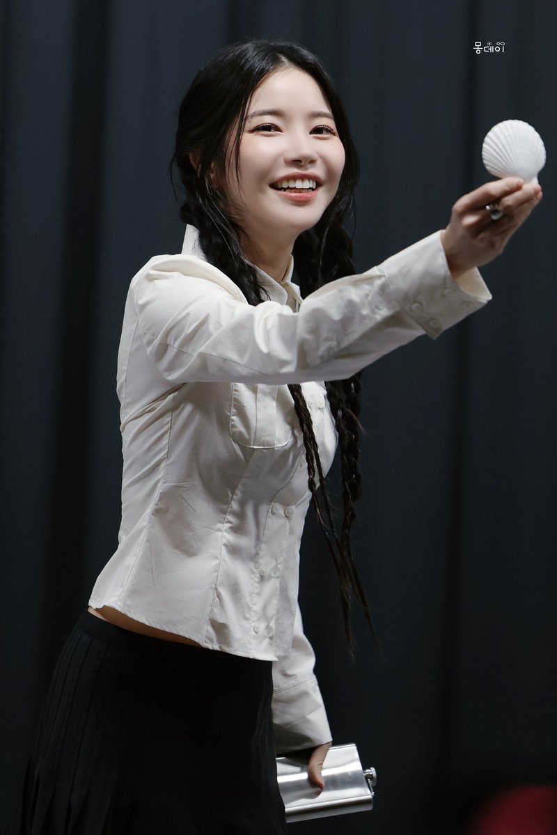 몽데이☁️ tweet media