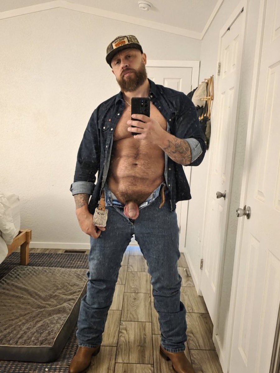 Church clothes
#daddy #bush #cowboy #bbc #bnwo #slut #bnwocommunity
