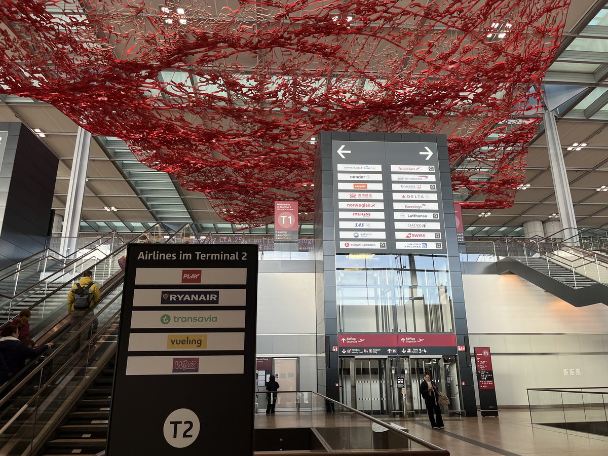 Auepodcast tweet media