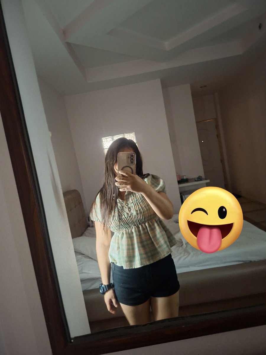 ThiphXakas21521's tweet photo. มองฟ้า มองเขา มองมาที่เราบ้างก็ได้นะ #นิคมลำพูน  #ร้อนยุนะ😅😅 https://t.co/1PfLa1xsrY