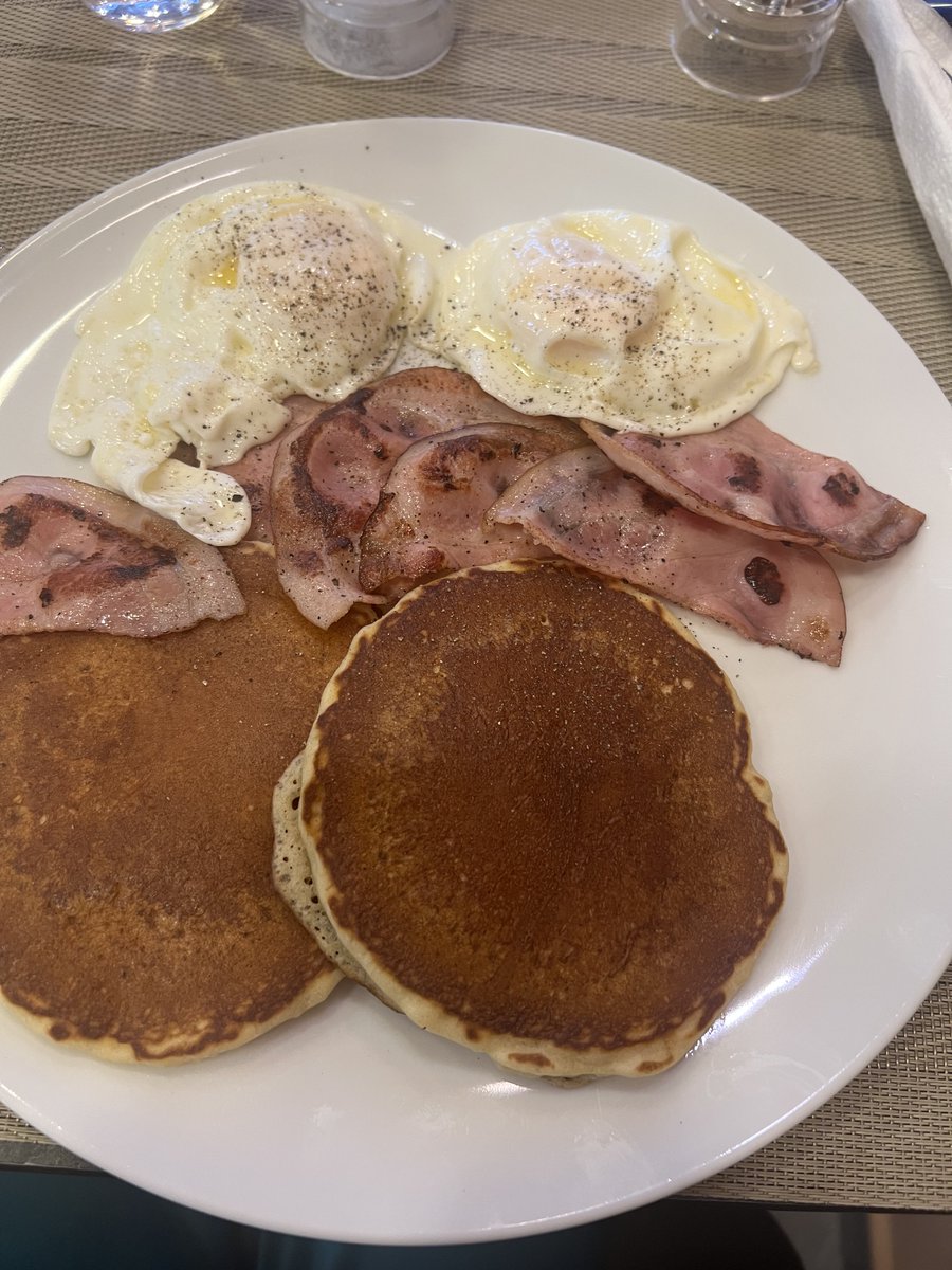 EKouratou89005's tweet image. Two in one #sunday breakfast #yummie