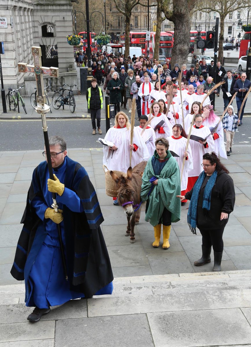 Sadiq Khan tweet media