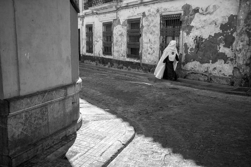Magicalspain's tweet photo. Random streets of Córdoba during Holy Week. https://t.co/0Pon1Fr7VF