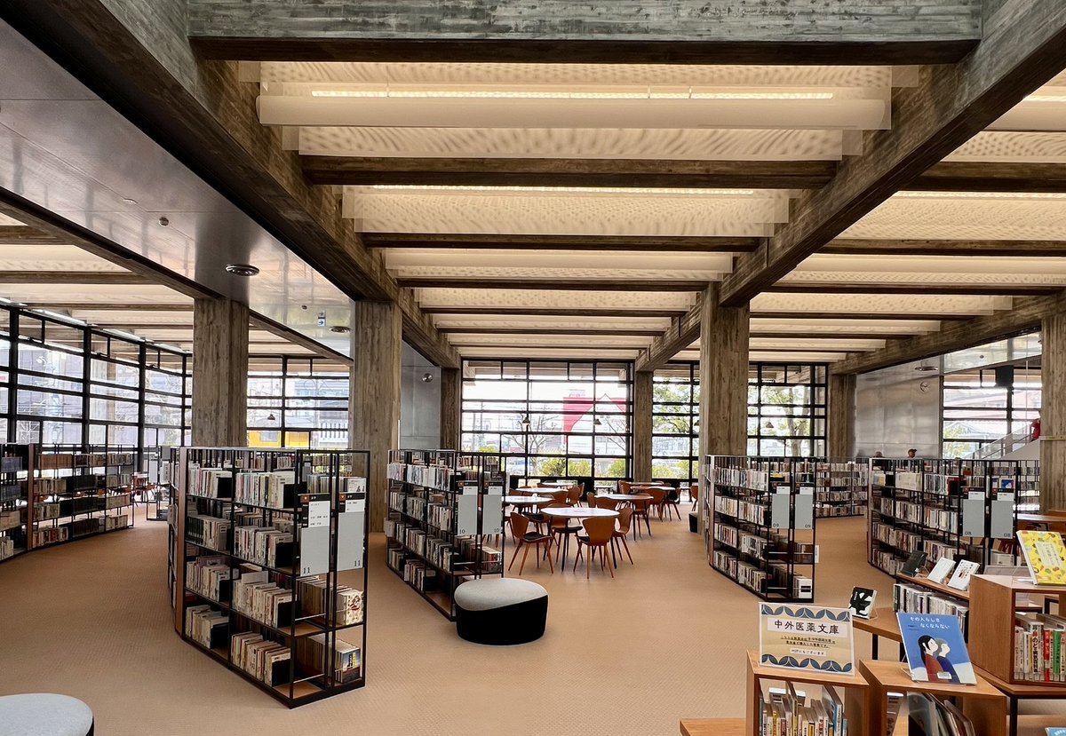 KurakataA's tweet photo. 坂倉準三の「伊賀上野市庁舎」（1964年）MARU。ARCHITECTUREによるリノベーションへ
モダニズムの骨格を、インテリアの領域に入り込める建築家が活性化
村野藤吾の「横浜市庁舎」の成瀬猪熊による改修設計もそこは同じで、1980年生まれ位から、保存再生は新たなステージに入りつつあるのかもしれない https://t.co/smzS4DsbOW