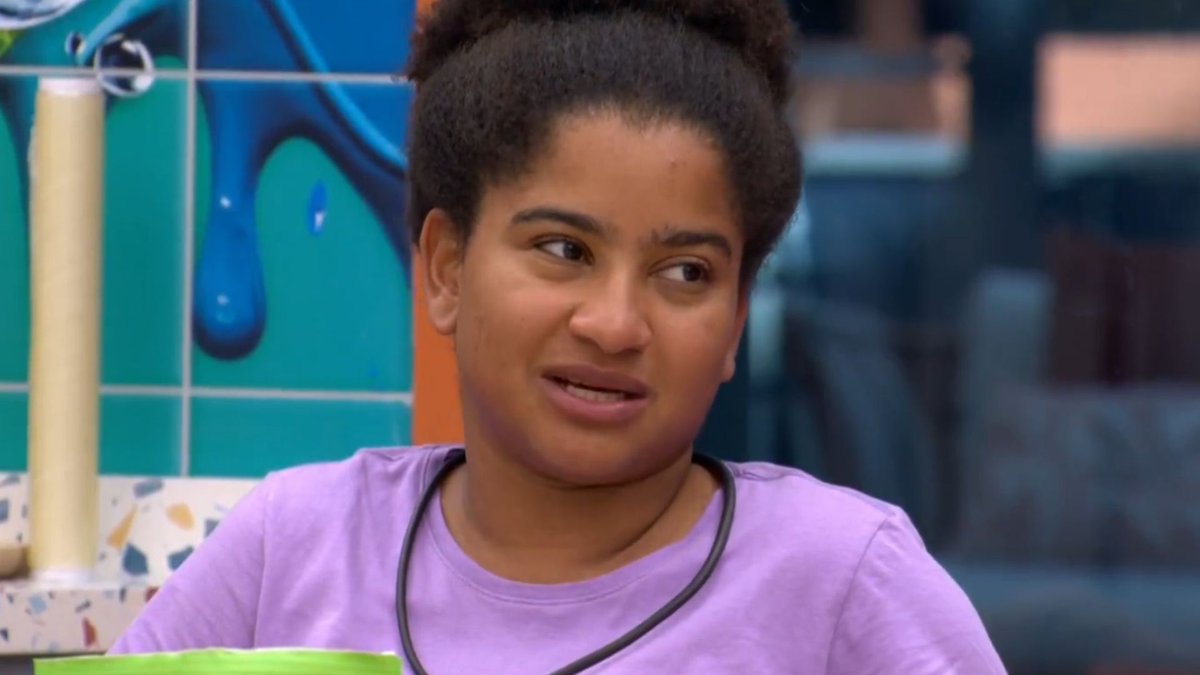 Não assisto esse programa lixo chamado bbb mais acabei de ver um video na internet, que mulher suja e porca ! Depois de peidar na cara do Jonas ela preparou agua com limão, casca de ovo podre..pra outras pessoas beberem  ; Pqp ! Que nojeira que merda hein 💻🤮