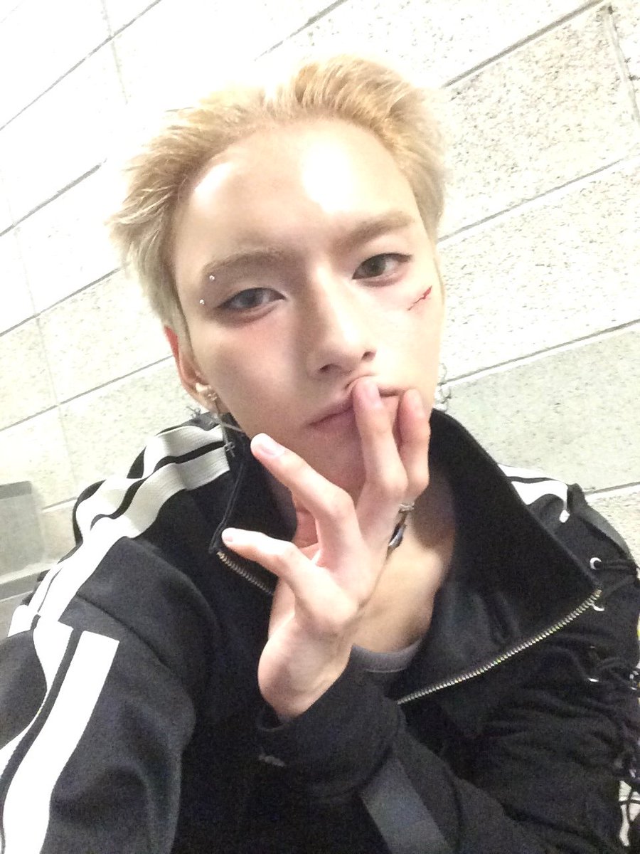 fifi ⛅ DEAD AND tweet media