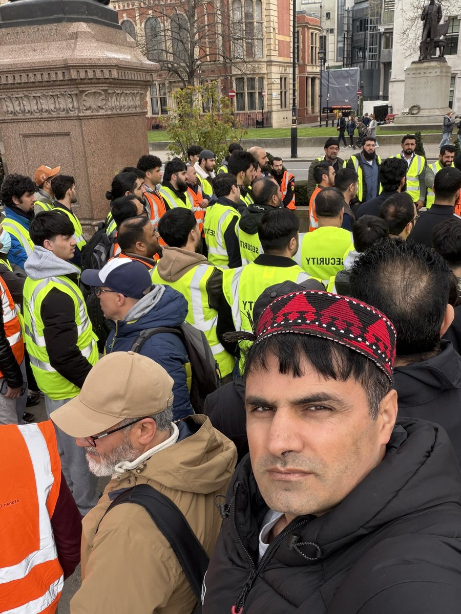 PTM_Birmingham's tweet image. د ظلم پر وړاندې په هر احتجاج کې پښتون ژغورنې غورځنګ تل په لومړي صف کې ولاړ وي
#ptm