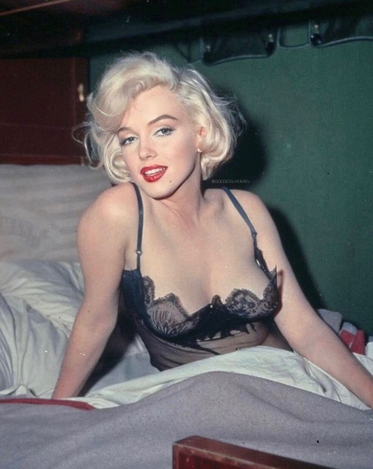 Marilyn /Monroe (Gina Mazi)🇨🇵 tweet media