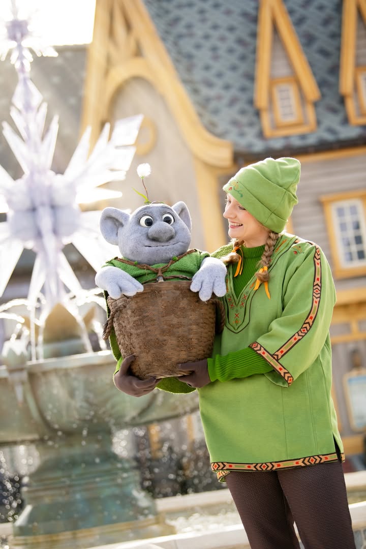 DisneylandParis's tweet image. Petit tour du côté du Royaume d'Arendelle !  ❄️