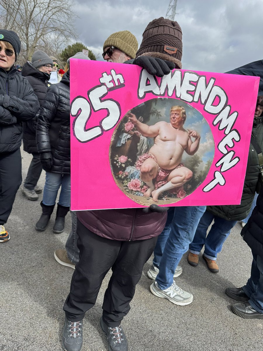 Jon’s amputee girl Robin tweet media