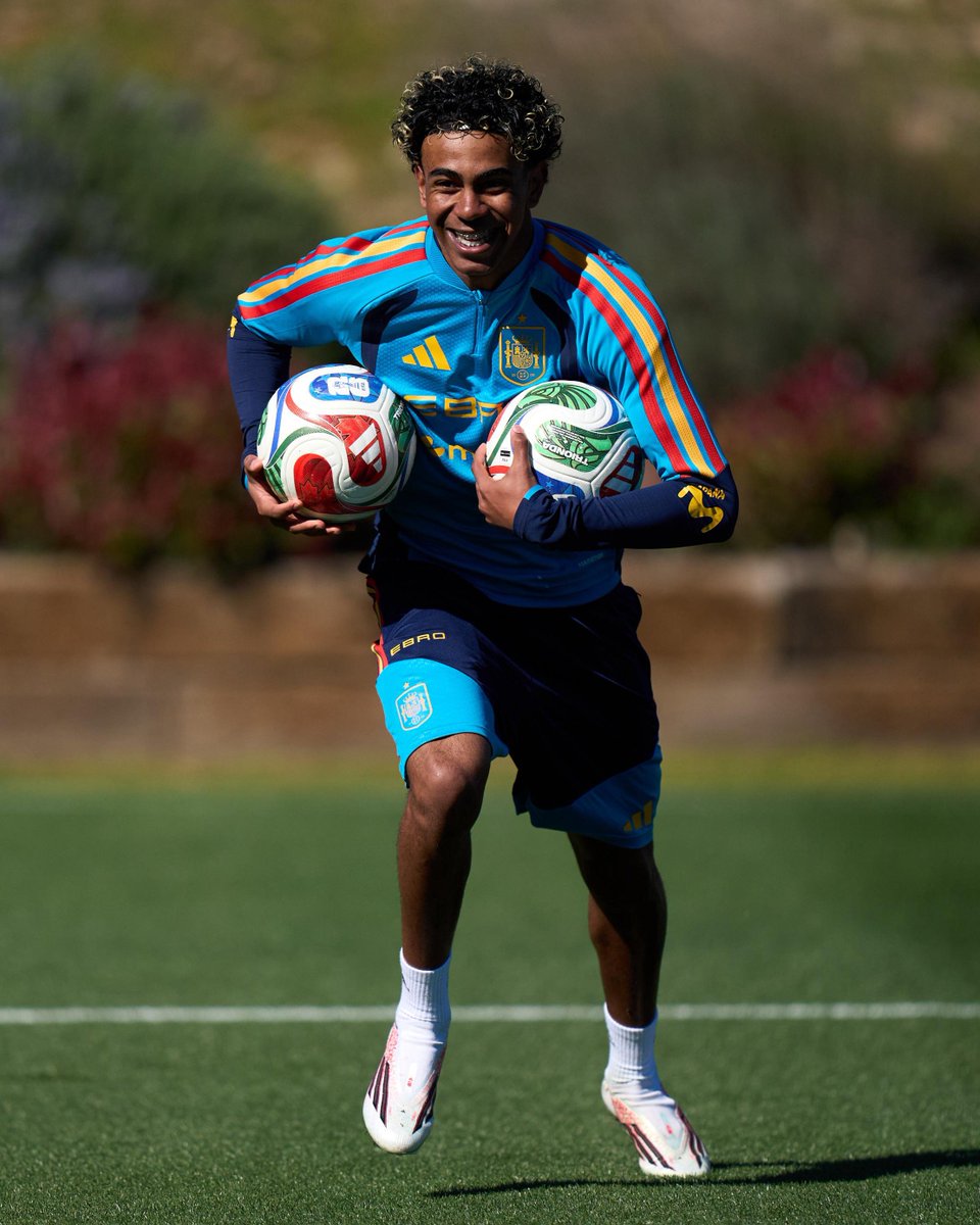 FCB World tweet media